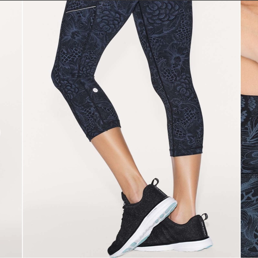 Women's Black Patterned Leggings - Picture 3 of 16
